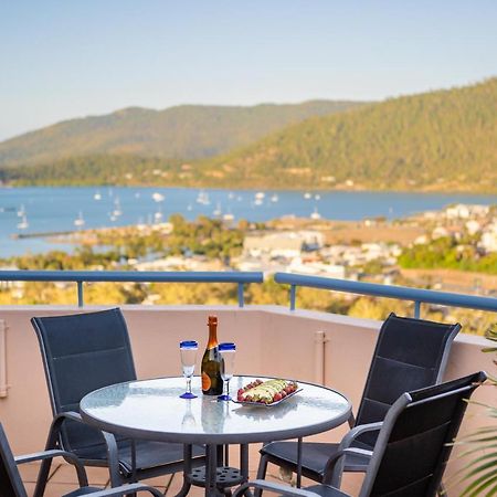 Sea Star Apartments Airlie Beach Exterior photo
