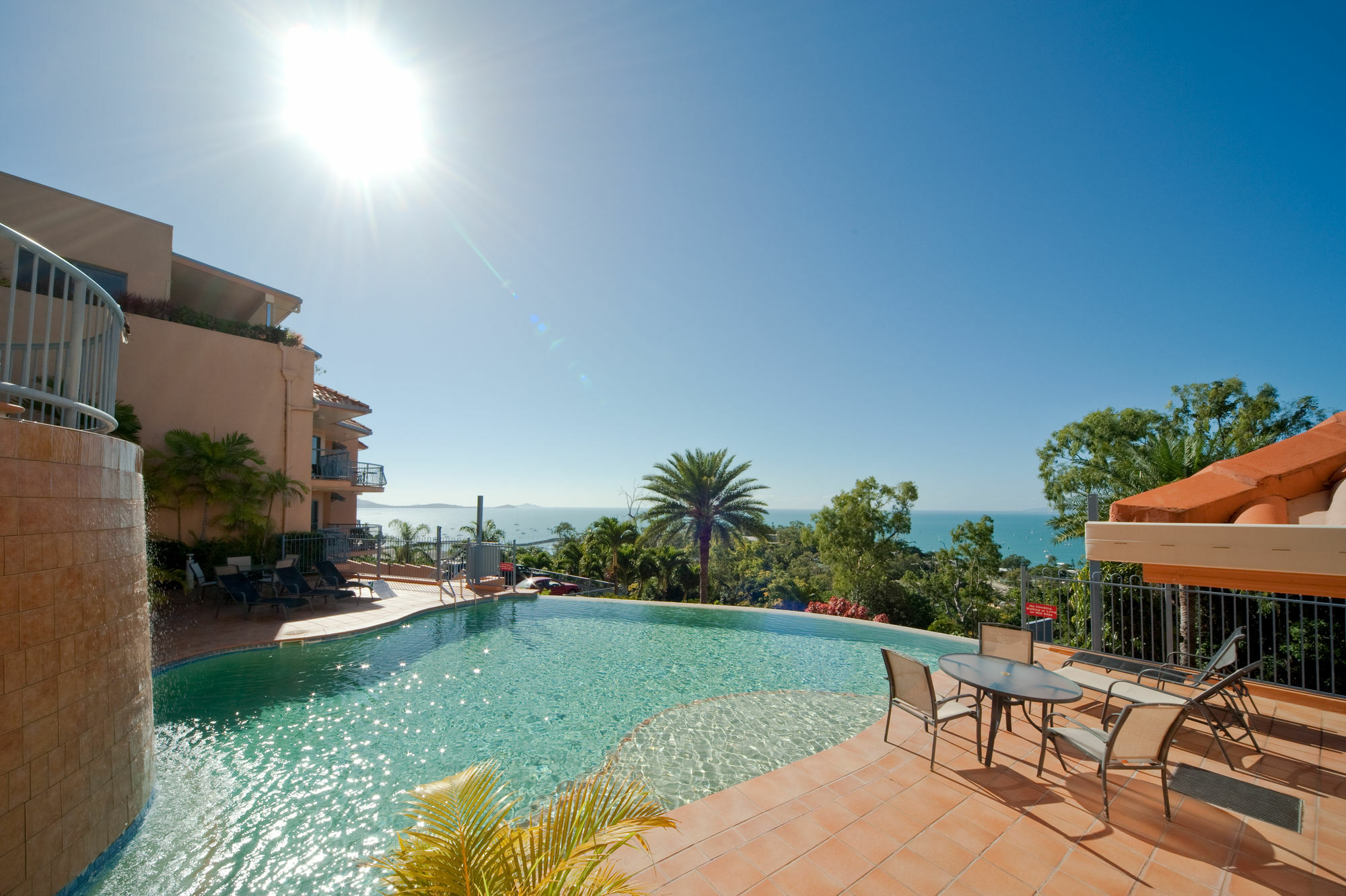Sea Star Apartments Airlie Beach Exterior photo